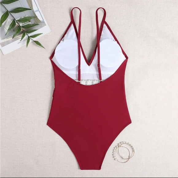 ✨NWT Cupshe Red Wine Ruffle Lace Crochet One Piece Monokini Swimsuit Size Medium - Picture 5 of 11